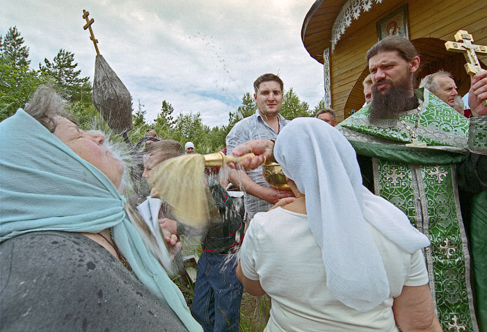 Священник смешной