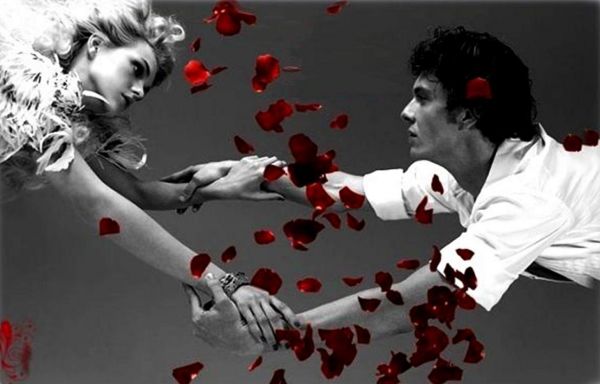 Вновь к тебе летит любовь...