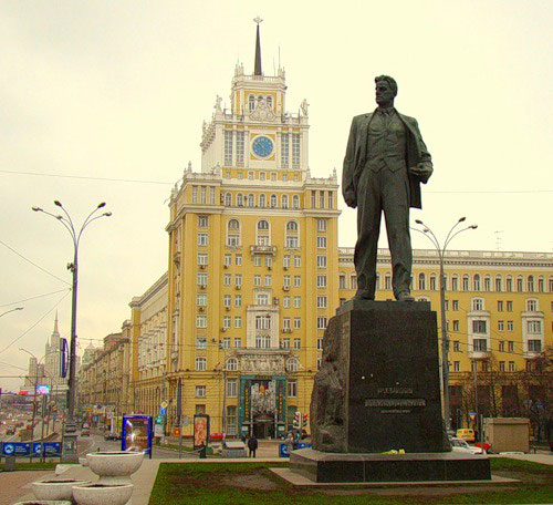 Площадь маяковского метро