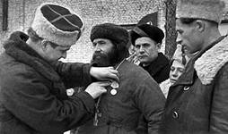 Солдатам, сегодняшним священникам