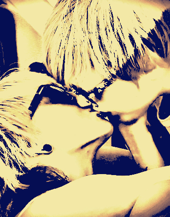 Я целую - и мне это нравится