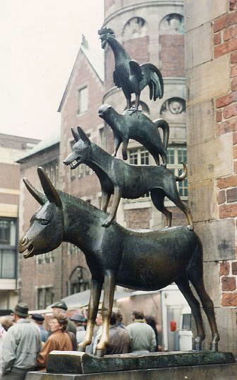 Под небом голубым есть Бремен-городок...