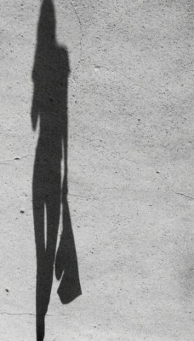 Она была бела как иней...