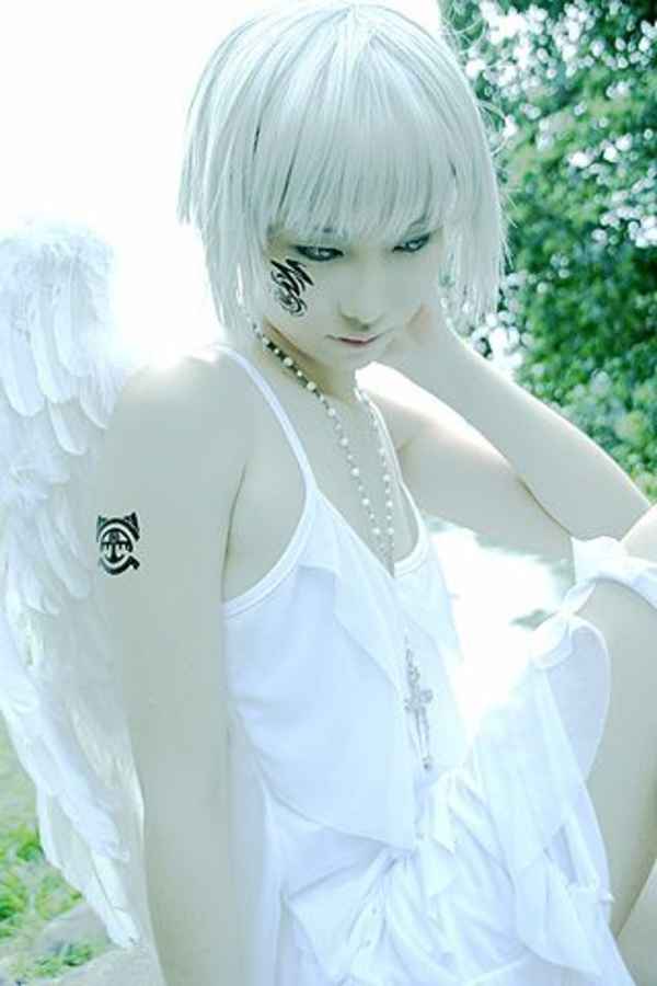 White cosplay. Косплей с белыми волосами. Альбинос косплей. Девушка похожая на ангела. Ангел альбинос.
