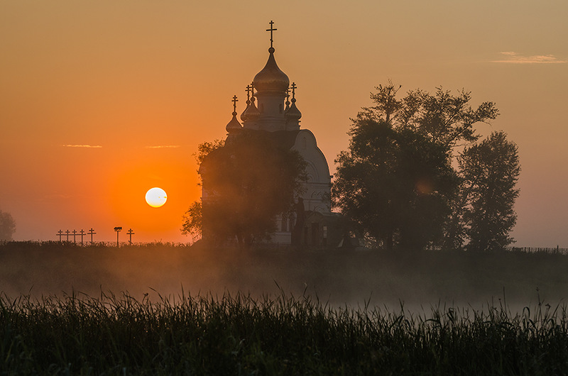 Закат и храм