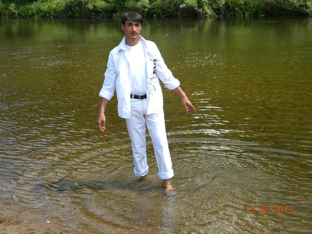 В покрове ночи, сгорая от страсти,