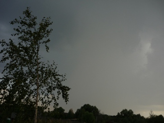 День сморил своей жарою