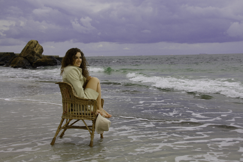 Не торопись, родная Осень