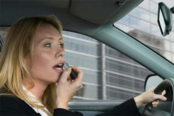 Женщина за рулём