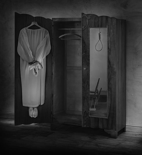 В тебе я вижу умерших людей...