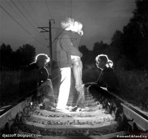 Знакомым жестом позовя