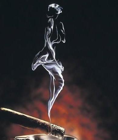 Женщина из дыма сигарет