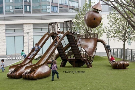 Нам бы такого дровосека во дворах...