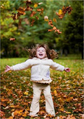 Бродит осень...