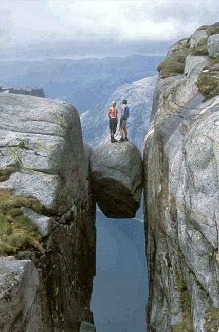 Светит чистая луна...