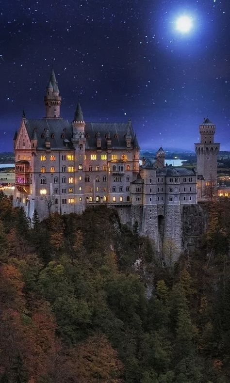 Гостинец. Ночь в замке Нойшванштайн