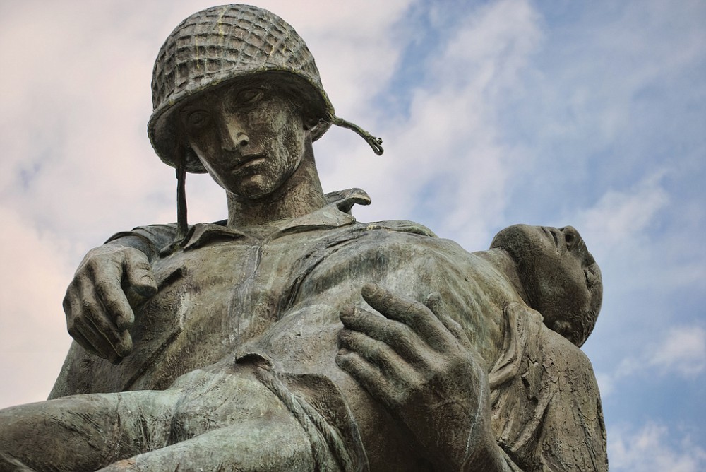 памятник на поклонной горе в борьбе против фашизма. ржевский мемориал советскому солдату в тверской области.