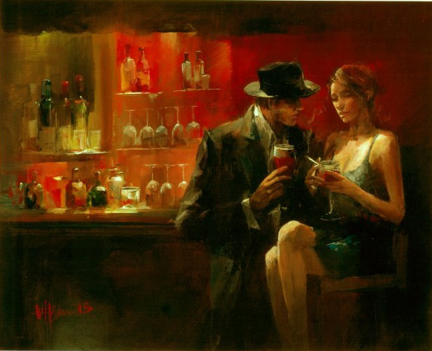 Звенят кусочки льда в холодном rocks glass