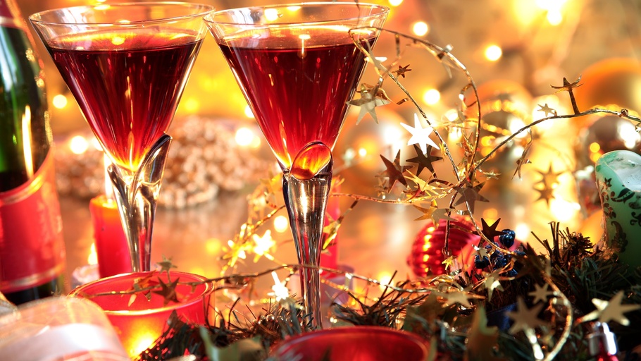 Поднимем бокалы