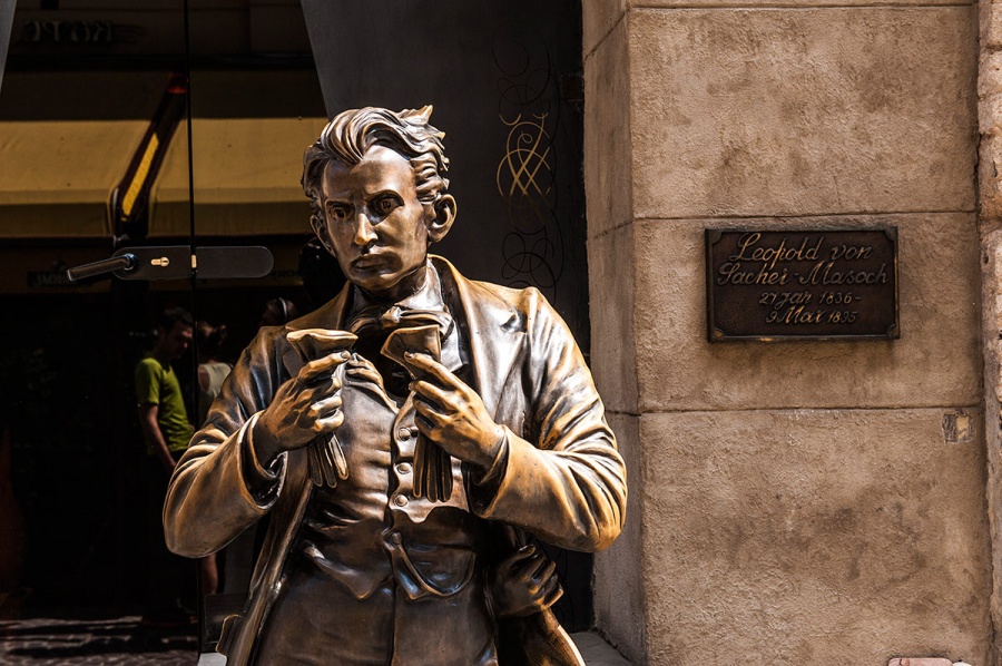 Во сне иль на яву? О боже, где же я живу?