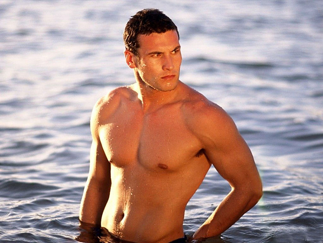 Смотрю в глаза на фото!