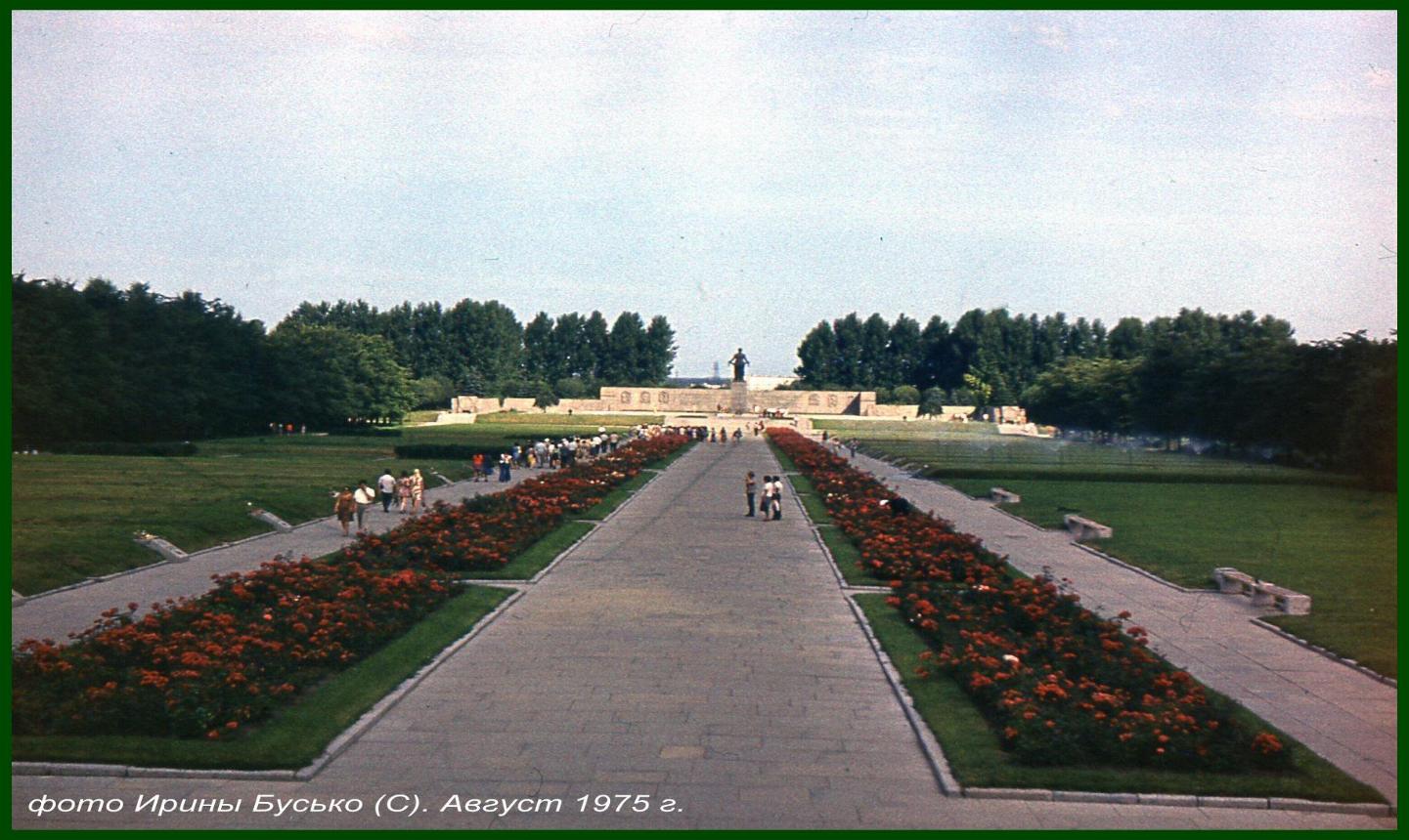 Друзья - Ленинградцы!