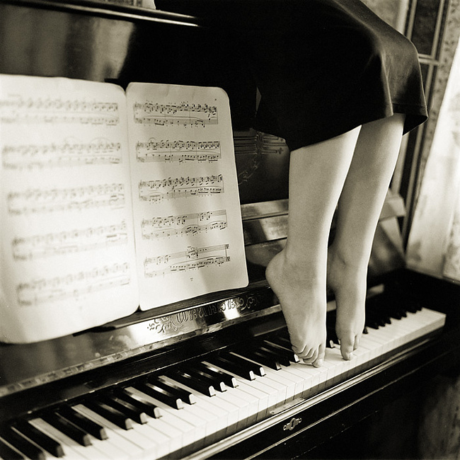 Плясать по клавишам фокстрот...