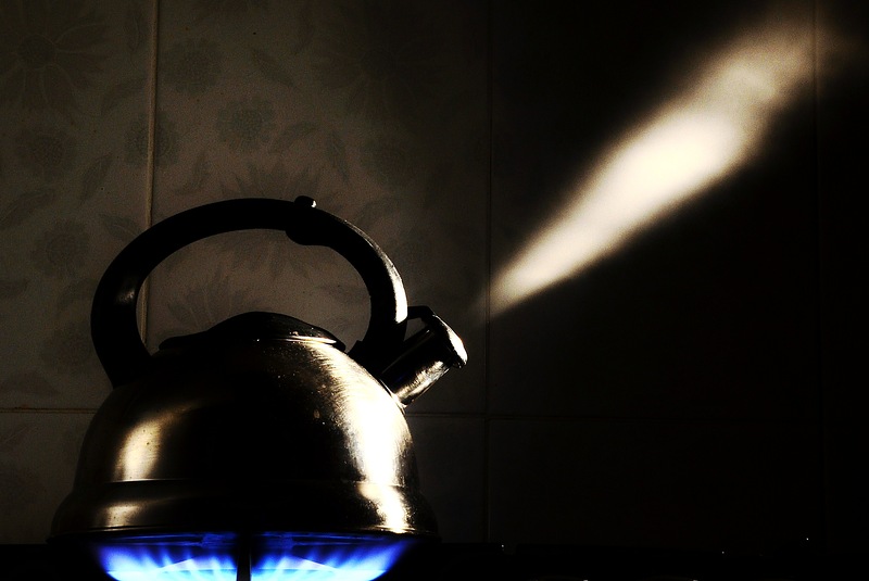 Так гудит закипающий чайник...