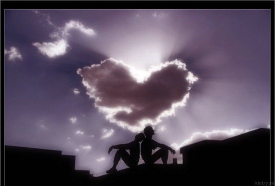 Закатом вспыхнут облака