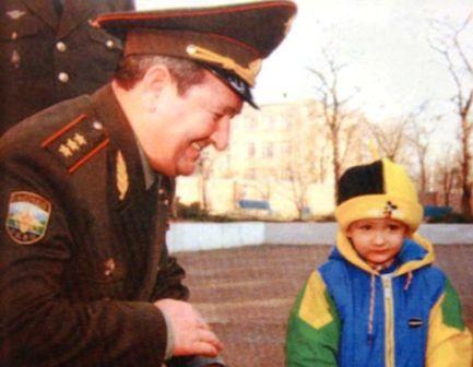 Рядом с дедом