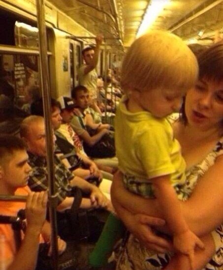 Их, назвать мужчинами, не повернётся мой язык...