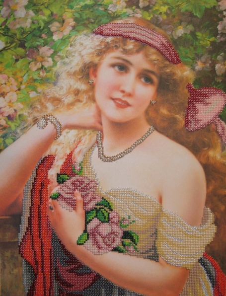 Сколько света в женщине весной!