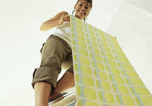 Красивый танец на столе...