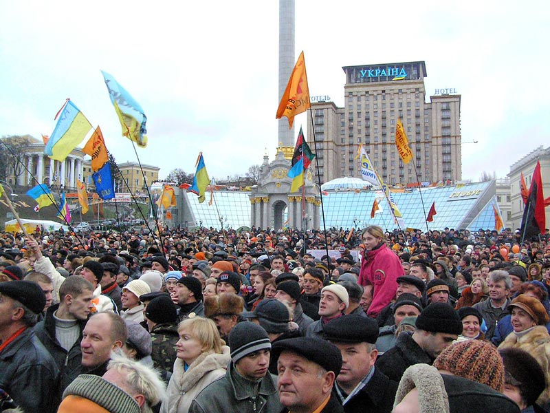 Майдан на украине в 2014 простыми словами. Оранжевая революция на Украине 2004. Оранжевая революция на Украине 2004 на Майдане. Оранжевая революция Кучма.