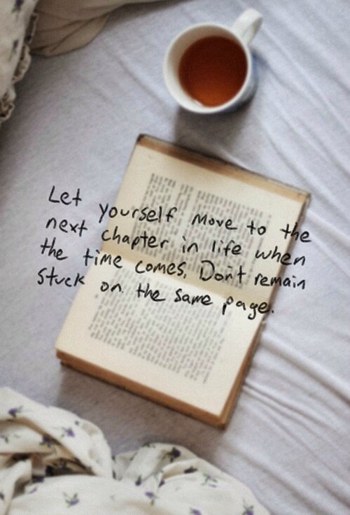 Непослушные кудри рассыпались по плечам