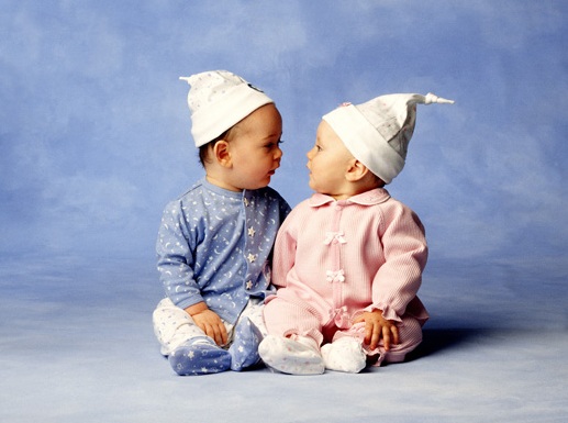 В честь Владимира и Любы в этот день играют трубы,