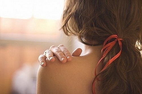 Я буду стоять у лестнице...