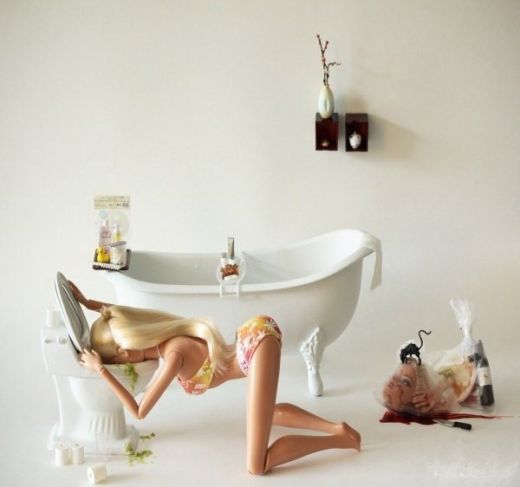 Розовые какашки куклы Барби