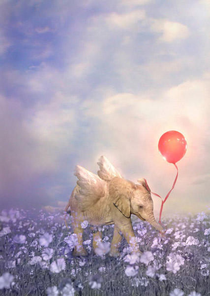 Слон ангелочек