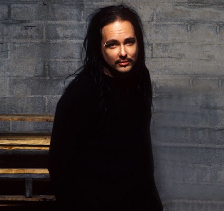 На песню Korn-Alone I break