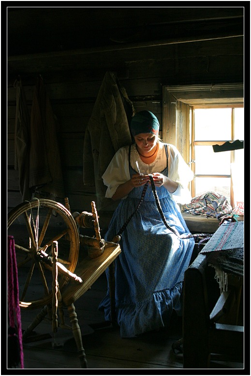 Картина девушка прядет