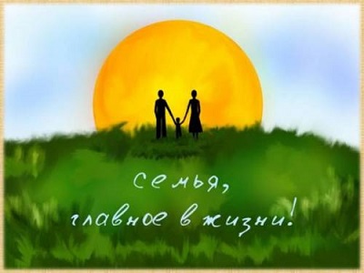 Светится листва июльским днём