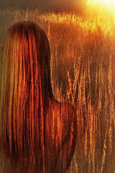 Любовь своею силой шар земной