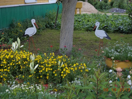 Мы расчленим вас всех тут во!