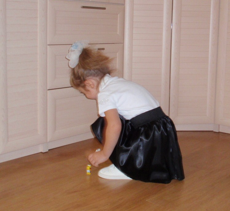 Две девчонки - две юбчонки