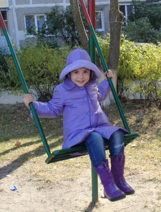 Раскачай меня качелька!