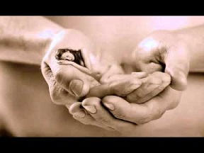 Река и лодочка