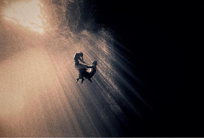 Уехала на гастроли...