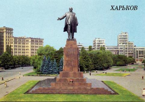 Поверженный памятник