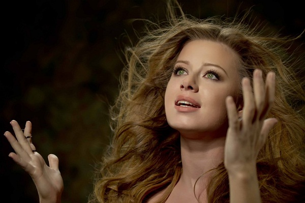 Чтоб, кто любим, смог отогреться..